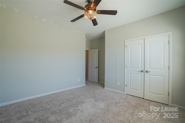 Building Photo - 16126 Flame Azalea Ct