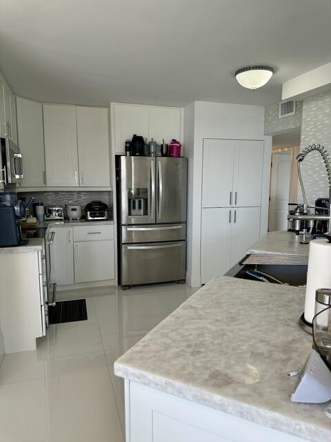 Building Photo - 3560 S Ocean Blvd