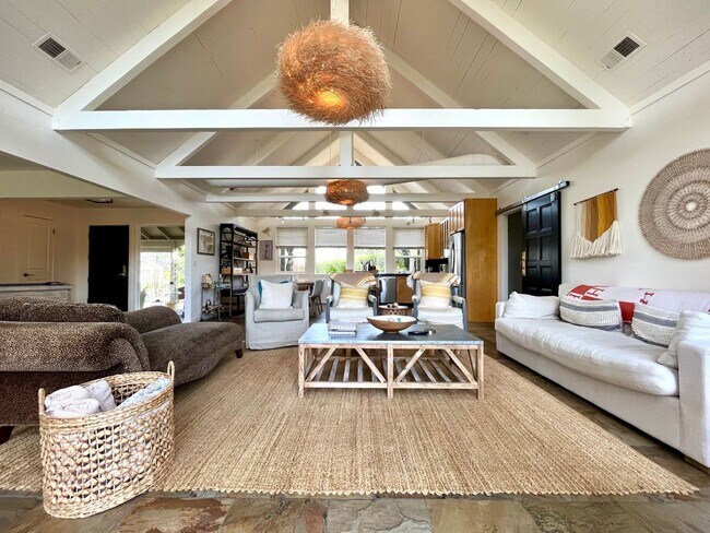 Building Photo - St. Helena Home on Cul-de-Sac with Creeksi...