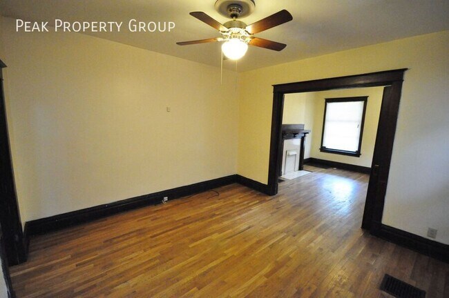 Building Photo - 2074-2078-2078 Summit St