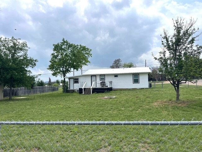 Building Photo - 1101 E College St