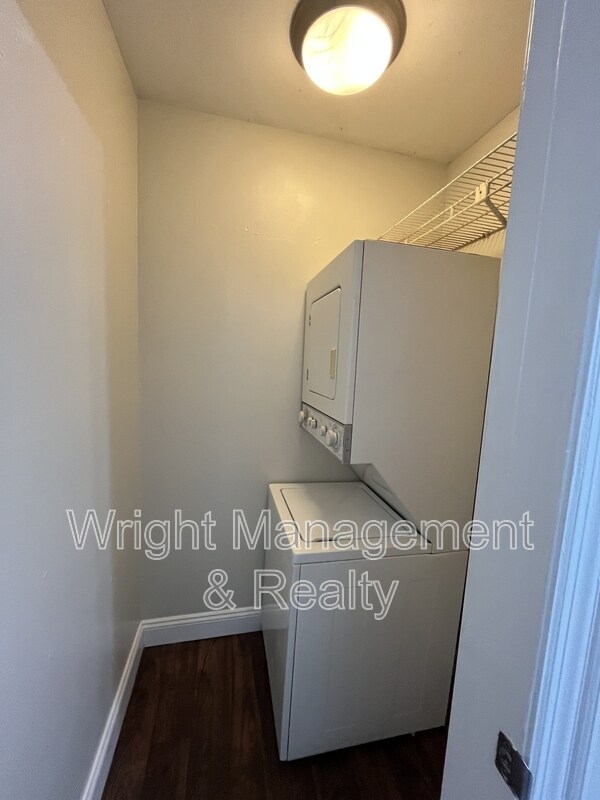 Building Photo - 505 S Westland Ave