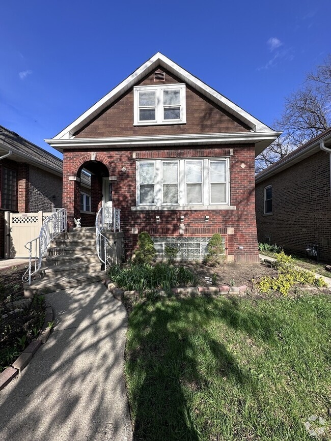 Building Photo - 3643 Cuyler Ave