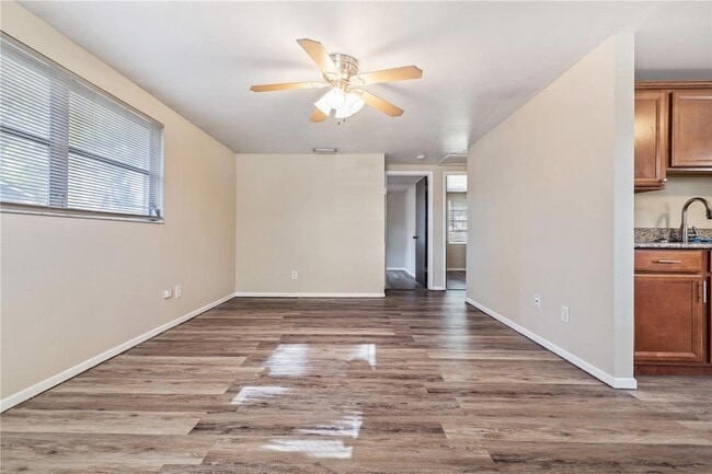 Building Photo - 3631 Anderson Ave