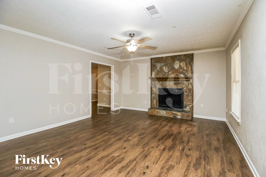 Building Photo - 388 Scenic Ln