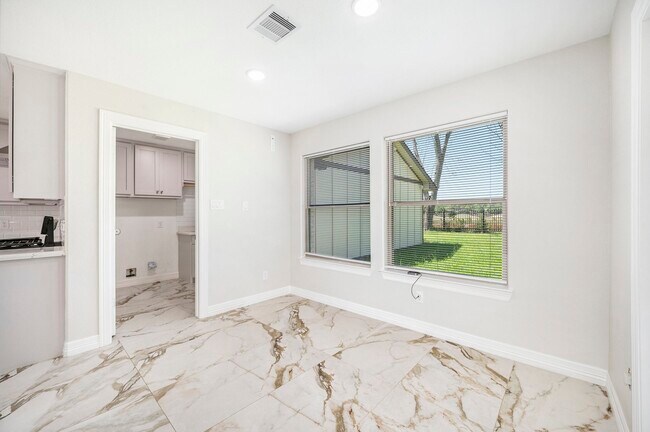 Building Photo - 7711 Antoine Dr