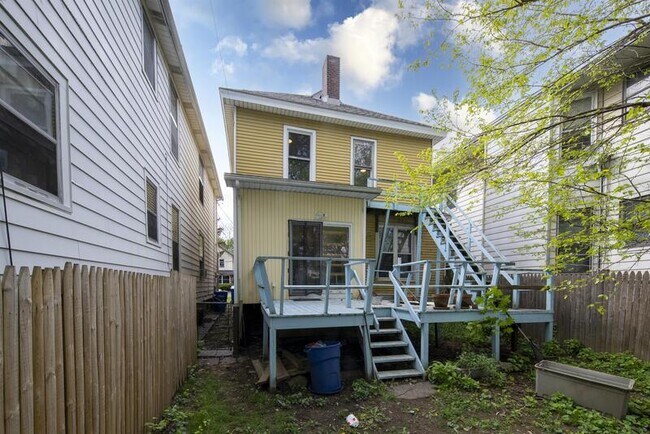 Building Photo - 115 N Allen St