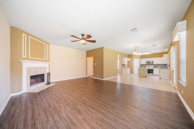Building Photo - Executive Greenshire Living in Schertz, TX...