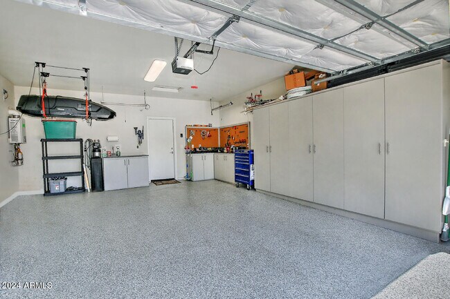 Building Photo - 4394 N Hummingbird Dr
