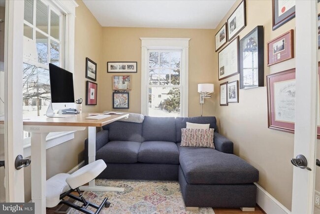 Building Photo - 511 N Fillmore St