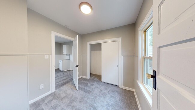 Building Photo - 1st Month Free! Renovated 3 bedroom home n...