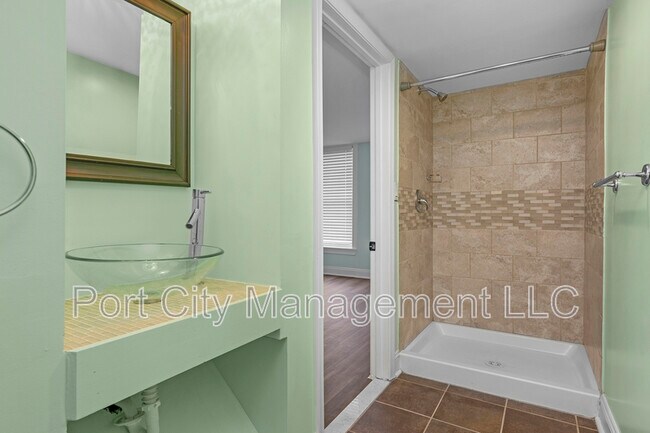 Building Photo - 1201 Union Ave