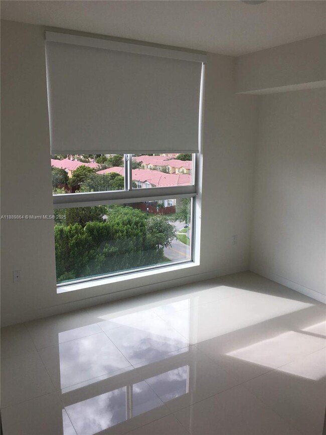 Building Photo - 7875 NW 107th Ave