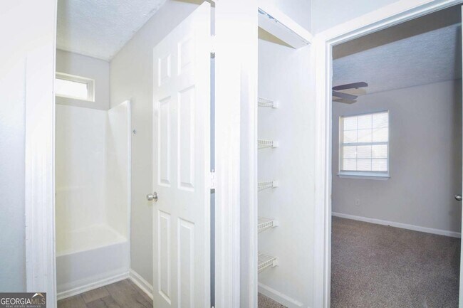 Building Photo - 130 Crystal Brook