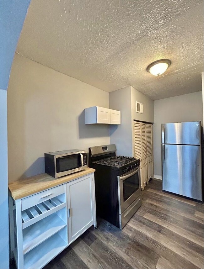 Building Photo - 45 S Miami Ave