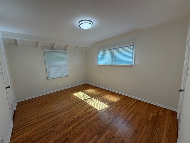 Building Photo - Newly Rehabbed Charming 3 Bed 2 Bath Home ...