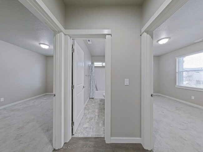 Building Photo - Modern 3 Bedroom House ~ NW Albany ~ Dog Friendly