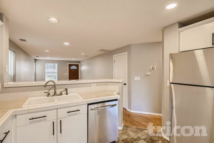 Building Photo - 577 SW 207th Ave