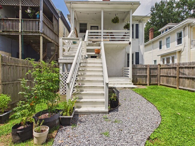 Building Photo - 3011 Hanes Ave