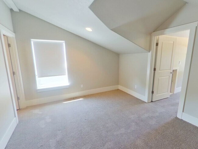 Building Photo - 325 NW 21st St