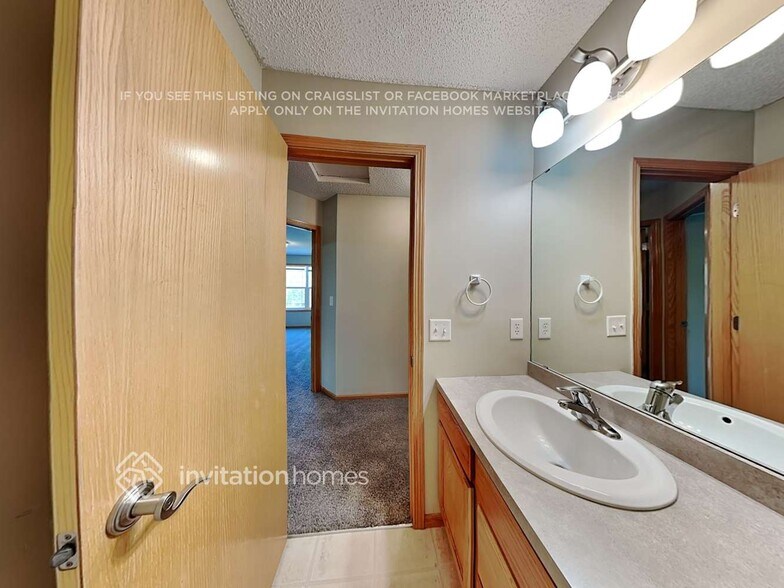 Building Photo - 828 Bridle Creek Dr