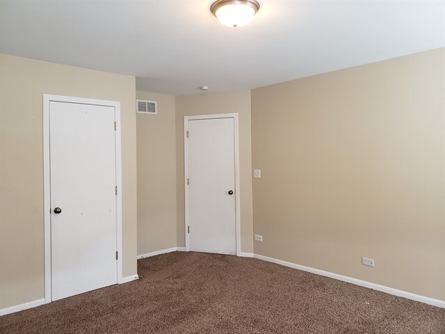 Building Photo - 2108 Primrose Dr