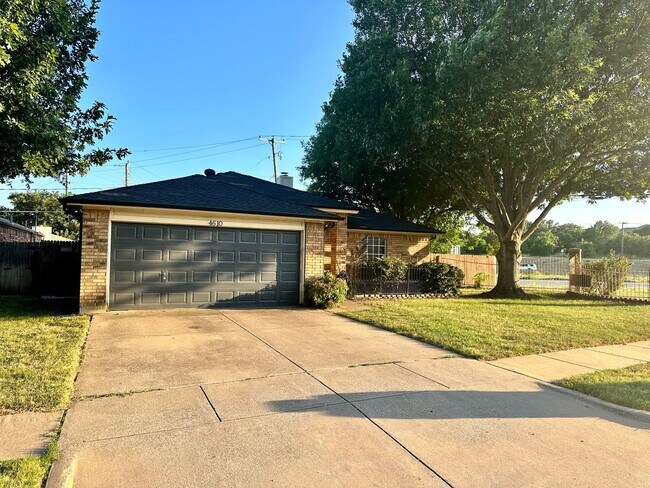 Building Photo - Single Family House in Arlington 76001