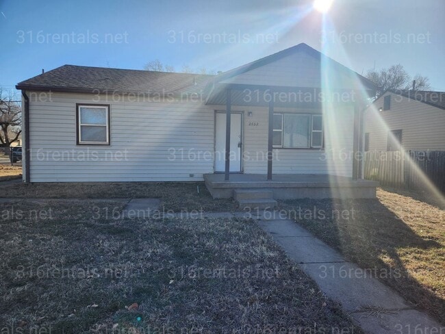 Primary Photo - $975 - 3 bed 1 bath - Single Family Home