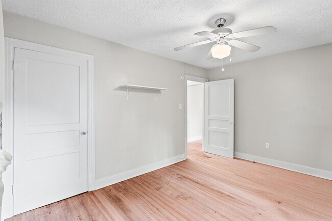 Building Photo - 5617 Lee Ave