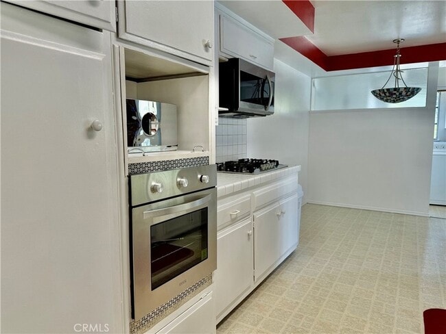 Building Photo - 11543 Swinton Ave