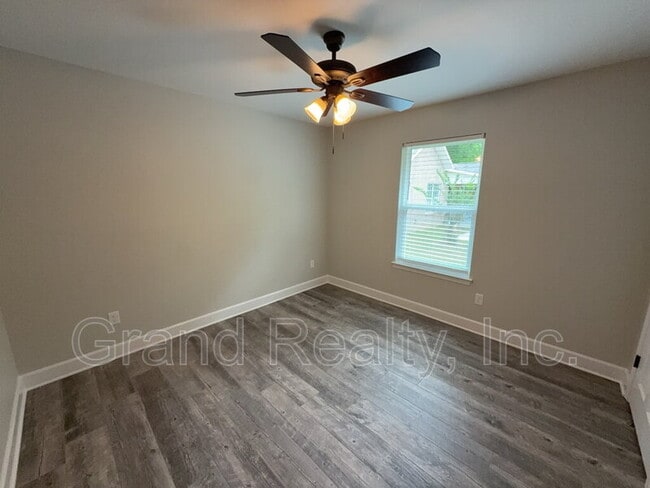 Building Photo - 7228 Par Ln