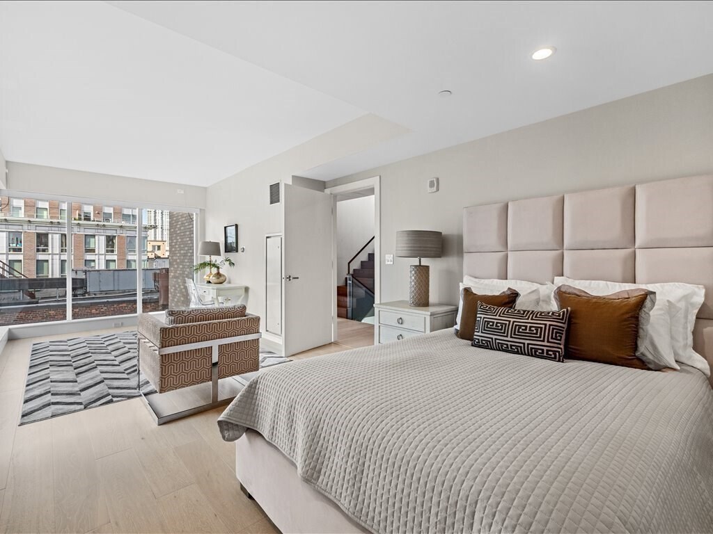 Building Photo - 110 Broad St