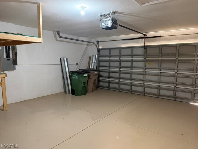 Building Photo - 2553 NW 21st Ave