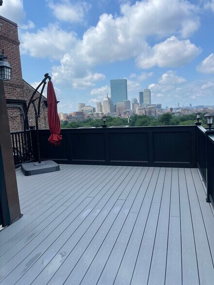 Building Photo - 22 Beacon St