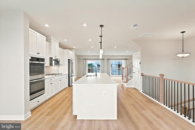 Building Photo - 8046 Williamson Blvd