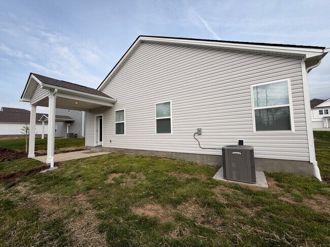 Building Photo - Beautiful 3 Bed 2 Bath New Construction Home in Shelbyville