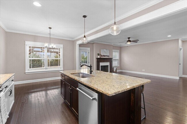 Building Photo - 7458 White Pine Dr