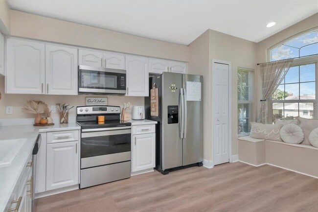 Building Photo - 5352 Cotee River Dr