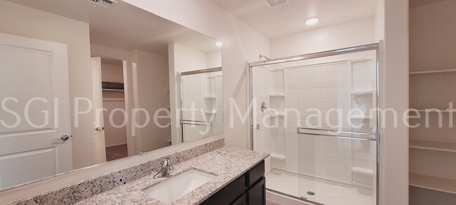 Building Photo - 1543 E Inouye Dr