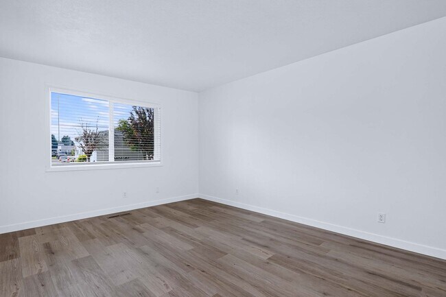 Building Photo - 2bd, 1b Cozy Home awaits in Boise Bench!