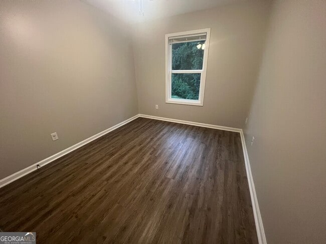 Building Photo - 1571 Bostwick Rd