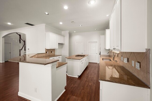 Building Photo - 107 Island Blvd