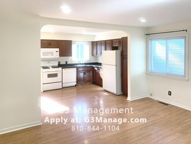 Building Photo - 5052 Walsh Dr