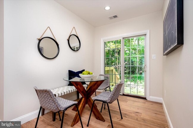 Building Photo - 1400 Lower View Ct