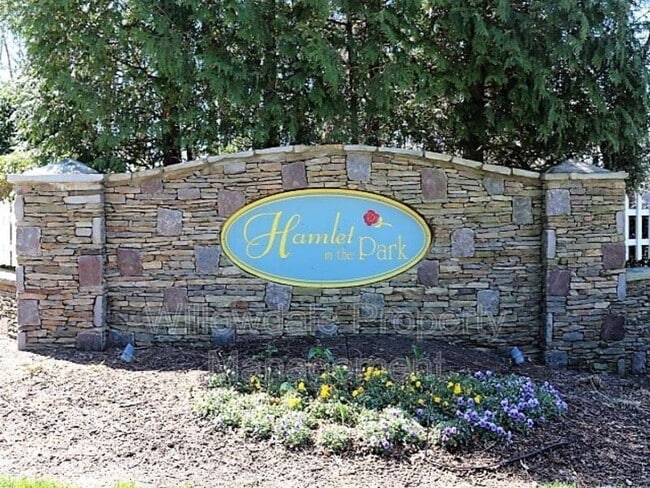 Building Photo - 308 Hamlet Park Dr