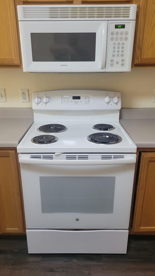 Building Photo - 6655 Windsor Commons Ave