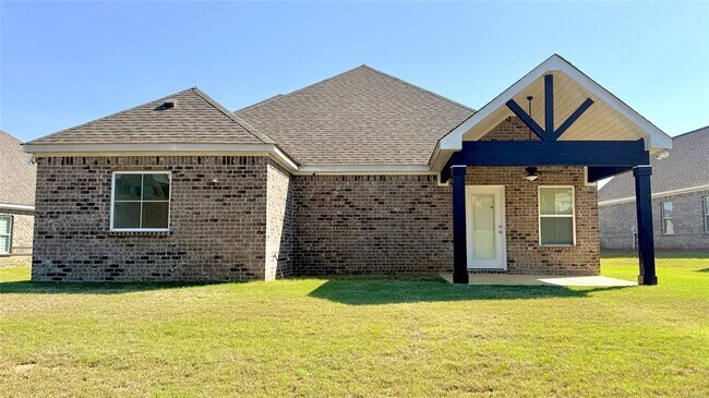 Building Photo - 1219 McClain Dr