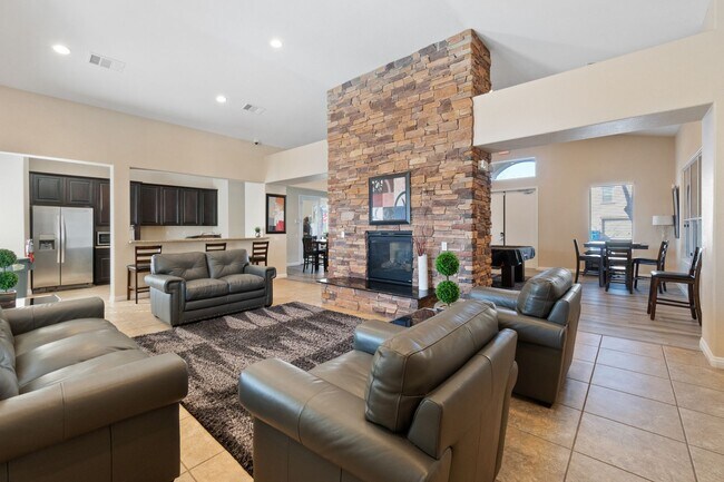 Building Photo - *MOVE IN SPECIAL - $300 OFF FIRST MONTH'S ...