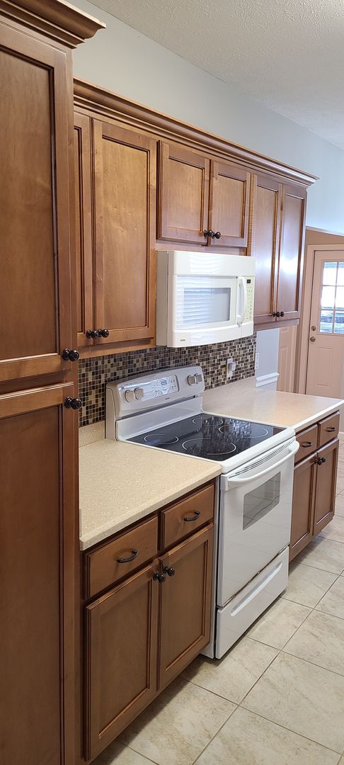 Building Photo - 810 E 24th St