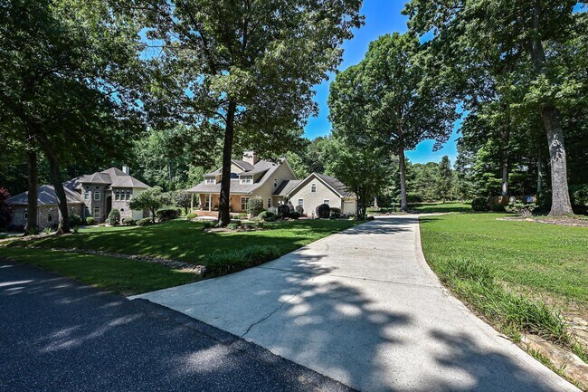 Building Photo - 8729 Riverwood Rd